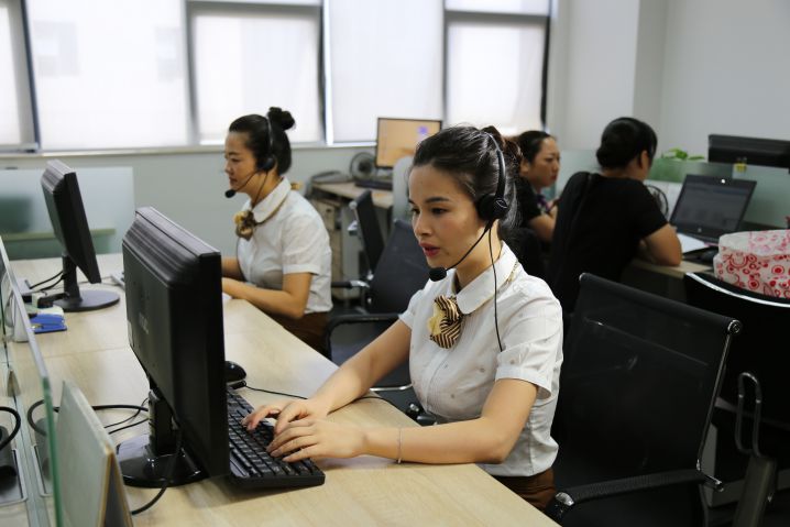 家具安裝客服與客戶(hù)溝通圖 家具安裝客服與客戶(hù)溝通圖