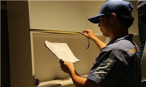 家具安裝師傅量尺測(cè)量柜子 家具安裝師傅量尺測(cè)量柜子